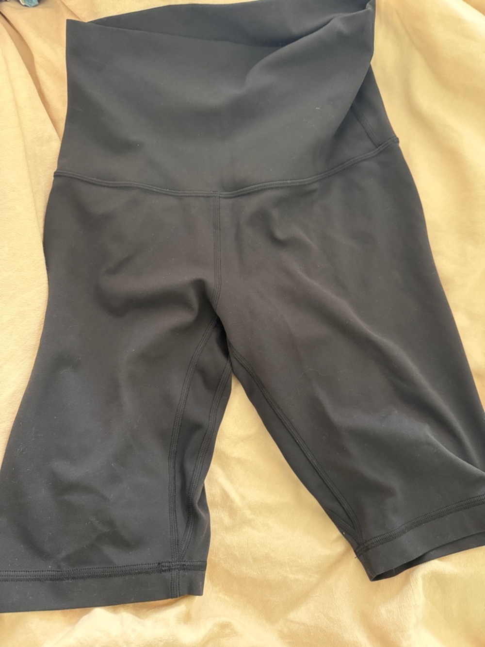 Align shorts size 6